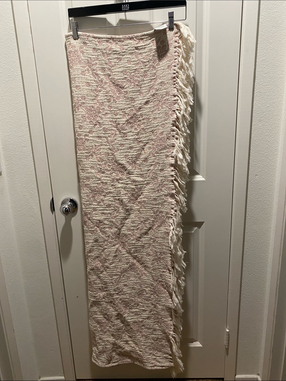 NWOT Texteis Penedo Blush and Cream Jacquard Throw